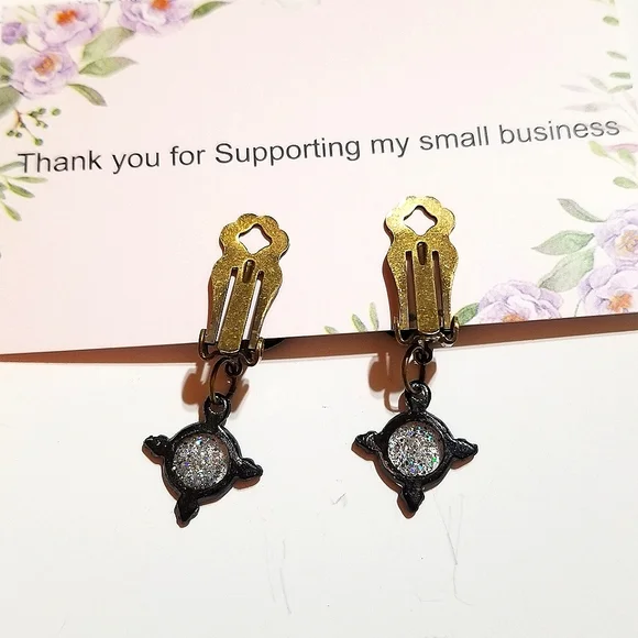 MARILYN  MONROE  MzMax Resin Designs Beautiful Clip on Earrings - Picture 4 of 7